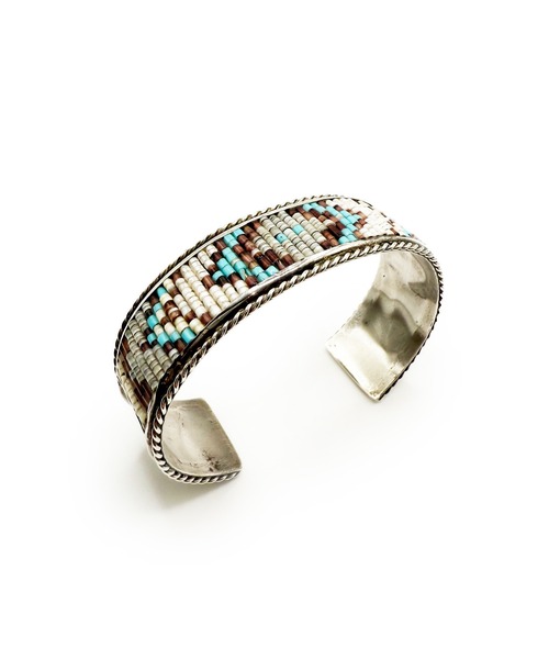 Indian Jewelry（インディアンジュエリー）の「THEATER シアター オルテガネイティブデザインシルバーバングル Made in USA（バングル/リストバンド・メンズ・ベージュ/グレー/ブルー/アイボリー・FREE）」の12枚目の写真
