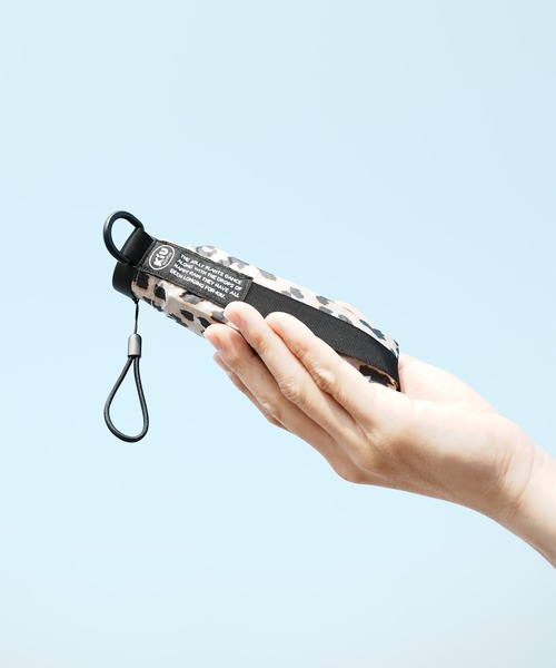 KiU（キウ）の「超軽量 UVカット コンパクトアンブレラ 晴雨兼用（折りたたみ傘・レディース・カラフル/レオパード/アニマル/ブラック/タイガーカモ・FREE）」の11枚目の写真