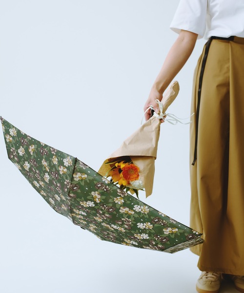 KiU（キウ）の「超軽量 UVカット コンパクトアンブレラ 晴雨兼用（折りたたみ傘・レディース・カラフル/レオパード/アニマル/ブラック/タイガーカモ・FREE）」の17枚目の写真