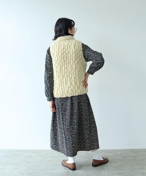 PAR ICI（パーリッシィ）の「ネパールハンドニット ハイネックベスト（ベスト・レディース・アイボリー/ダークブラウン・FREE）」の10枚目の写真