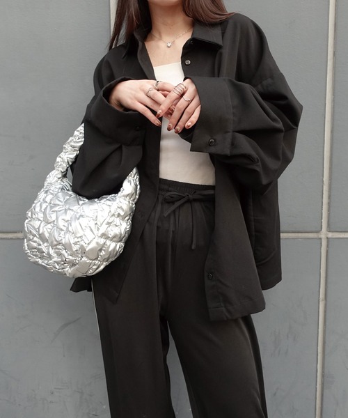 CORNERS（コーナーズ）の「ギャザーキルティングハンドバッグ（ハンドバッグ・レディース・シルバー/アイボリー/ブラック・FREE）」の16枚目の写真