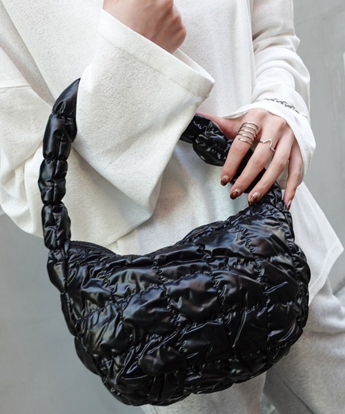 CORNERS（コーナーズ）の「ギャザーキルティングハンドバッグ（ハンドバッグ・レディース・シルバー/アイボリー/ブラック・FREE）」の10枚目の写真