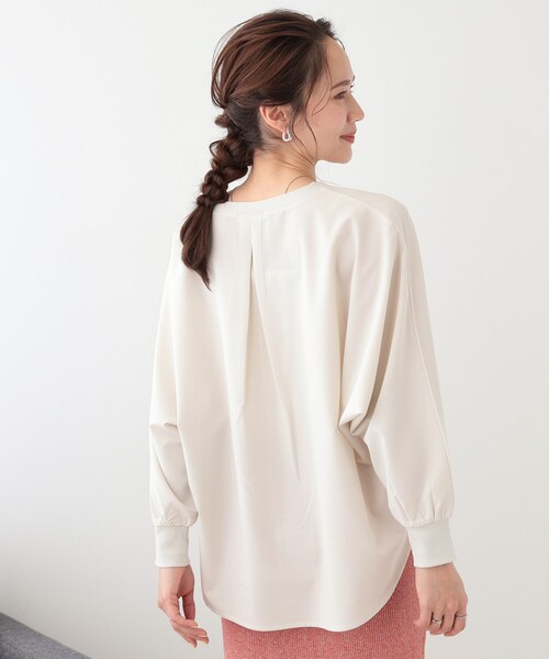 DRESKIP（ドレスキップ）の「【高レビュー/洗える/洗濯後シワになりにくい/体型カバー】お袖ゆったり さらさらドルマンブラウス（シャツ/ブラウス・レディース・ブラック/ライトグレー/ピンク系/スモーキーグリーン系/ライトベージュ/ライトブルー・00）」の16枚目の写真