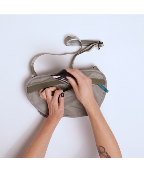 CHROME（クローム）の「［ CHROME / クローム ］SODO 3L SLING / ソードー 3L スリング 耐水 3L ボディバッグ ウェストポーチ（ボストンバッグ・メンズ・ベージュ/レッド系その他・FREE）」の13枚目の写真