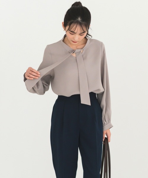 CELEN（セレン）の「【洗える/防シワ加工/UV加工/花粉防止】2WAYボウタイブラウス 長袖（シャツ/ブラウス・レディース・グレー系その他/ホワイト/ブルー/ネイビー/ピンクベージュ/ブラック・L/M/S）」の9枚目の写真