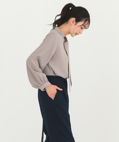 CELEN（セレン）の「【洗える/防シワ加工/UV加工/花粉防止】2WAYボウタイブラウス 長袖（シャツ/ブラウス・レディース・グレー系その他/ホワイト/ブルー/ネイビー/ピンクベージュ/ブラック・L/M/S）」の11枚目の写真