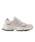 Kinetics�i�L�l�e�B�N�X�j�́uNew Balance 9060�i�j���[�o�����X 90/60�j�i�X�j�[�J�[�j�v�b�s���N�n