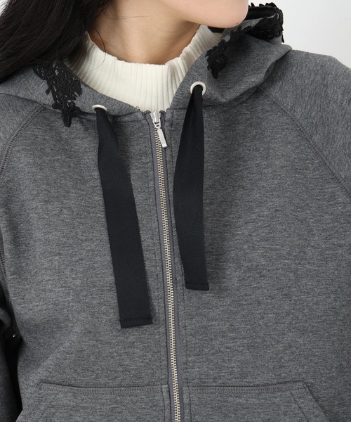 UNIVERVAL MUSE(ユニバーバル ミューズ)の「レース付フーディーパーカー カーディガン(カーディガン/ボレロ・レディース・ブラック/オフホワイト/グレー・2)」の13枚目の写真