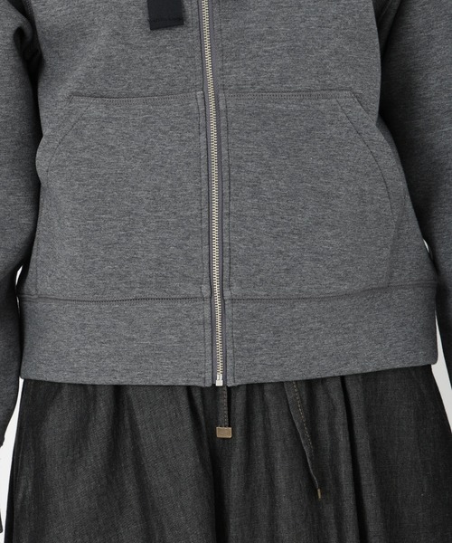 UNIVERVAL MUSE(ユニバーバル ミューズ)の「レース付フーディーパーカー カーディガン(カーディガン/ボレロ・レディース・ブラック/オフホワイト/グレー・2)」の9枚目の写真