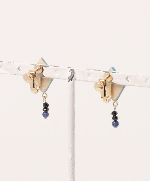 tone（トーン）の「【irodori】jewel cut  ソーダライト+スピネルのpierce（pairshape)（イヤリング・レディース・ターコイズブルー・FREE）」の2枚目の写真
