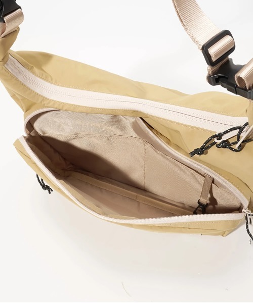 go slow caravan(ゴースローキャラバン)の「COBMASTER/コブマスター Air WP MOONSHAKE SHOULDER BAG 9L(ショルダーバッグ・メンズ・ブラック/ミント/パープル/グリーン/ブルー/レッド/ブルー系その他・FREE)」の16枚目の写真