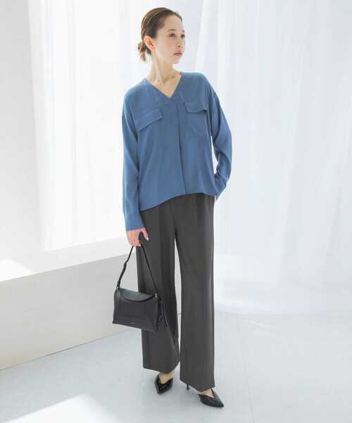 URBAN RESEARCH ROSSO WOMEN(アーバンリサーチ ロッソ)の「キュプラツイルVネックブラウス(シャツ/ブラウス・レディース・ブルー/モカ/ライトベージュ・FREE)」の9枚目の写真