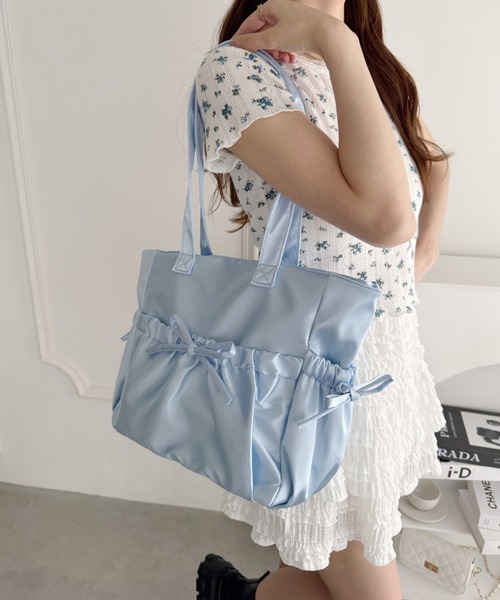Loueme(ルエム)の「メニーポケットリボンサテンバッグ(トートバッグ・レディース・ピンク/ライトブルー/アイボリー/ブラック・FREE)」の15枚目の写真