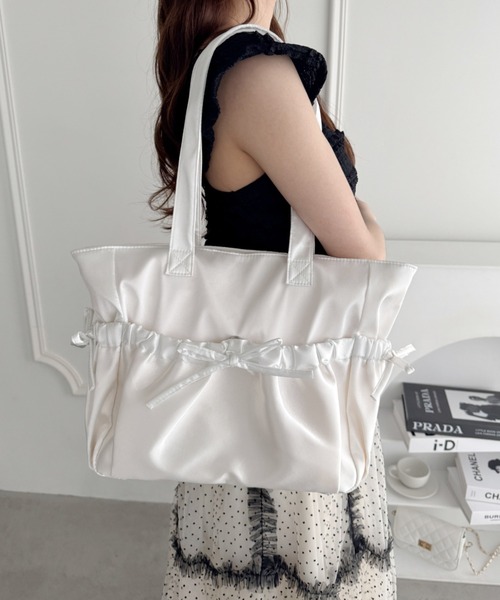 Loueme(ルエム)の「メニーポケットリボンサテンバッグ(トートバッグ・レディース・ピンク/ライトブルー/アイボリー/ブラック・FREE)」の20枚目の写真
