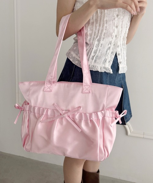 Loueme(ルエム)の「メニーポケットリボンサテンバッグ(トートバッグ・レディース・ピンク/ライトブルー/アイボリー/ブラック・FREE)」の22枚目の写真
