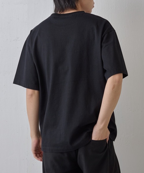 COLONY 2139（コロニートゥーワンスリーナイン）の「フロントスプレーTシャツ（Tシャツ/カットソー・メンズ・ブラック/ネイビー・MEDIUM/LARGE）」の22枚目の写真