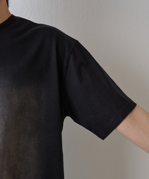 COLONY 2139（コロニートゥーワンスリーナイン）の「フロントスプレーTシャツ（Tシャツ/カットソー・メンズ・ブラック/ネイビー・MEDIUM/LARGE）」の4枚目の写真
