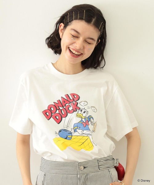Disney(ディズニー)の「DONALD DUCK / COOKING S/S TEE(Tシャツ/カットソー・レディース・ライトブルー/ホワイト・ONE SIZE)」の2枚目の写真