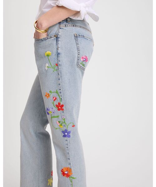 kate spade new york（ケイトスペード ニューヨーク）の「フローラル エンブロイダード ジーンズ（デニムパンツ・レディース・ブルー・25/26/24）」の5枚目の写真