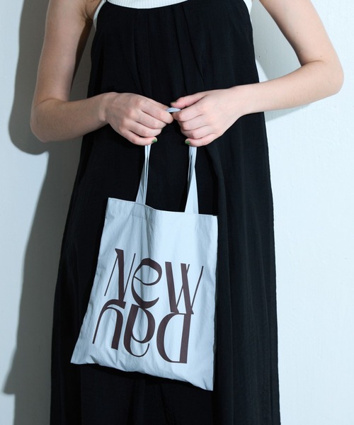 COLONY 2139（コロニートゥーワンスリーナイン）の「ナイロンショートハンドバッグ（ハンドバッグ・レディース・アイボリー/サックスブルー/モカ・FREE）」の3枚目の写真