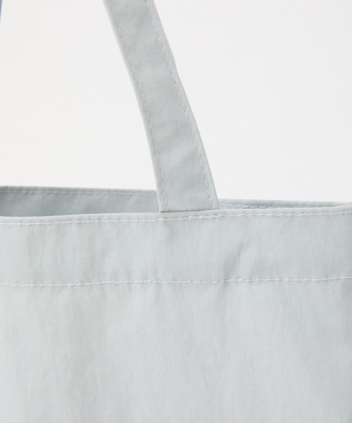 COLONY 2139（コロニートゥーワンスリーナイン）の「ナイロンショートハンドバッグ（ハンドバッグ・レディース・アイボリー/サックスブルー/モカ・FREE）」の18枚目の写真