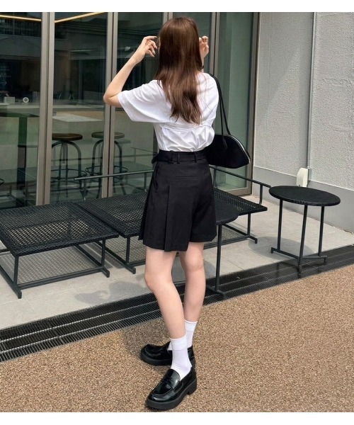 LE CIEL BLEU(ルシェルブルー)の「タックフロントショーツ / Tucked Front Shorts(その他パンツ・レディース・グレー/ブラック・36/34/38)」の15枚目の写真