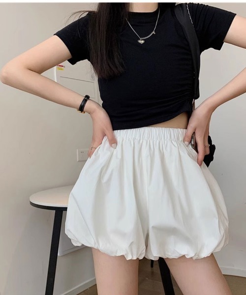 SallyLunn(サリーラン)の「【ふんわりバルーンシルエット】バルーンスカートパンツ(スカート・レディース・ブラック/ホワイト・LARGE/MEDIUM)」の3枚目の写真
