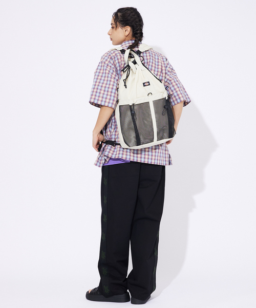 Dickies（ディッキーズ）の「【DICKIES/ディッキーズ】3WAY MP DS SACK 80976100/ドローストリングデザイン/スポーティ/カジュアル/ナップザック【WEB限定】（バックパック/リュック・メンズ・アイボリー/グレー/ブラック・フリー）」の4枚目の写真
