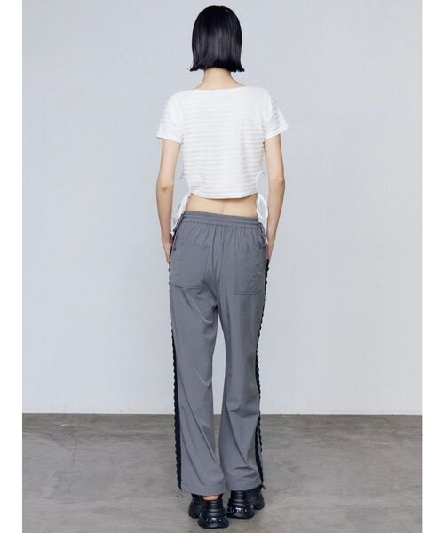 EMODA（エモダ）の「サイドレースナイロンパンツ（その他パンツ・レディース・グレー/ブラック・FREE）」の8枚目の写真