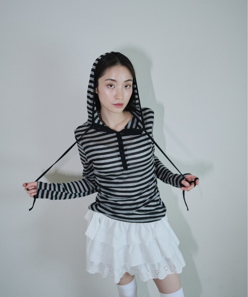 Smyeon（スミョン）の「Border pattern cut hoodie/ボーダーカットパーカー（パーカー・レディース・ベージュ/グレー・FREE）」の17枚目の写真