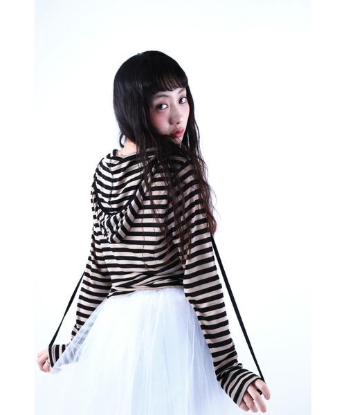 Smyeon（スミョン）の「Border pattern cut hoodie/ボーダーカットパーカー（パーカー・レディース・ベージュ/グレー・FREE）」の11枚目の写真