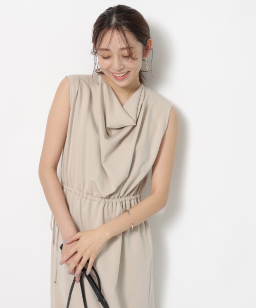 JUSGLITTY（ジャスグリッティー）の「ドレープネックカット