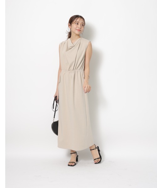 JUSGLITTY(ジャスグリッティー)の「ドレープネックカットワンピース(ワンピース・レディース・ブルー系その他3/チャコールグレー/ベージュ・1/2)」の12枚目の写真