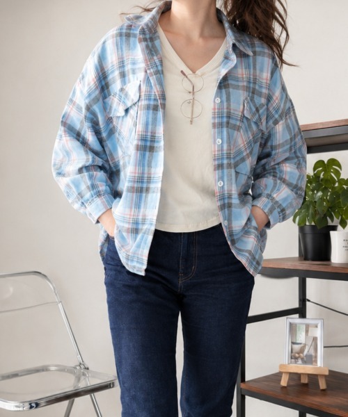 Dewlily（デューリリー）の「トレンドのゆるっとシルエット。羽織って華奢見え◎オーバーサイズチェック柄シャツ（シャツ/ブラウス・レディース・ピンク/ブルー・FREE）」の17枚目の写真