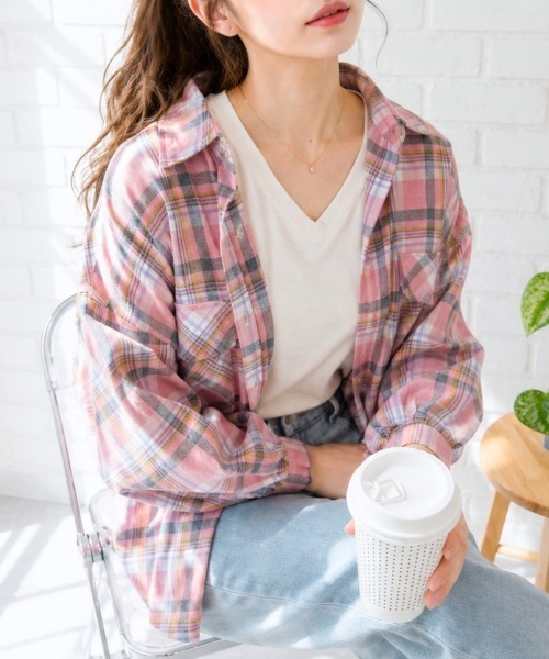 Dewlily（デューリリー）の「トレンドのゆるっとシルエット。羽織って華奢見え◎オーバーサイズチェック柄シャツ（シャツ/ブラウス・レディース・ピンク/ブルー・FREE）」の22枚目の写真
