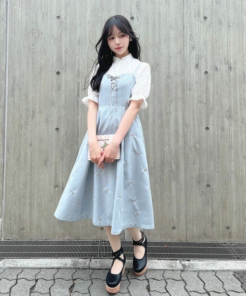 F i.n.t（フィント）の「【セットアップ対応】プチレースアップ小花柄刺繍キャミワンピース　夏服（ワンピース・レディース・アイボリー/ブルーグレー・FREE）」の2枚目の写真