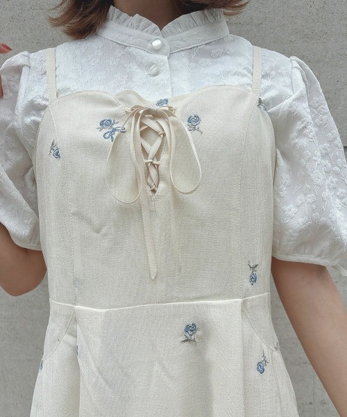 F i.n.t（フィント）の「【セットアップ対応】プチレースアップ小花柄刺繍キャミワンピース　夏服（ワンピース・レディース・アイボリー/ブルーグレー・FREE）」の6枚目の写真