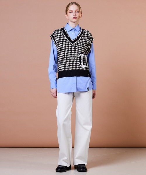 DOUBLE STANDARD CLOTHING（ダブルスタンダードクロージング）の「Dロゴ刺繍 ニットベスト（ベスト・レディース・ホワイト×ブラック・FREE）」の2枚目の写真