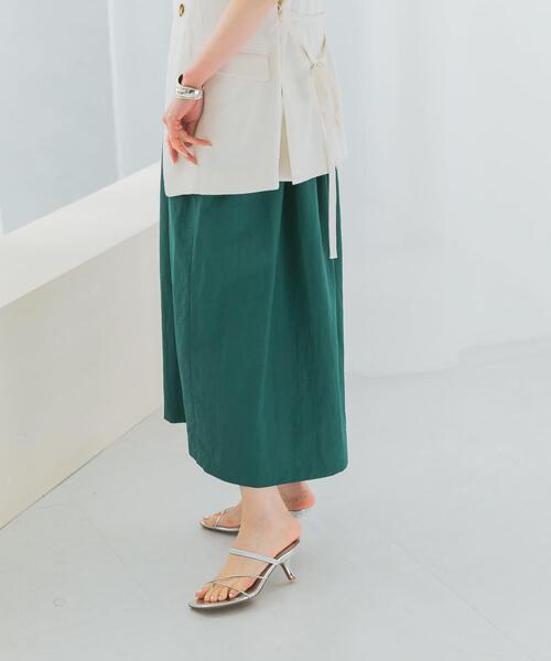 URBAN RESEARCH ROSSO WOMEN(アーバンリサーチ ロッソ)の「撥水UVピンタックコクーンスカート(スカート・レディース・ブラウン系その他/ブラック/グリーン・36/38)」の4枚目の写真