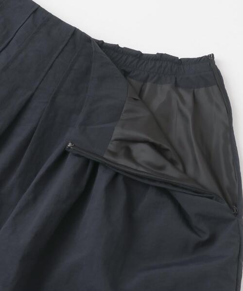 URBAN RESEARCH ROSSO WOMEN(アーバンリサーチ ロッソ)の「撥水UVピンタックコクーンスカート(スカート・レディース・ブラウン系その他/ブラック/グリーン・36/38)」の22枚目の写真