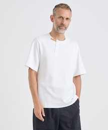 IRENISA（イレニサ）の「【irenisa/イレニサ】別注LEATHER TAB CREW NECK T-SHIRT（Tシャツ/カットソー）」