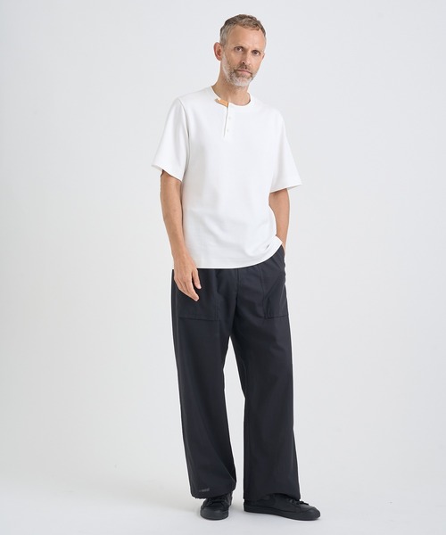 IRENISA（イレニサ）の「【irenisa/イレニサ】別注LEATHER TAB CREW NECK T-SHIRT（Tシャツ/カットソー・メンズ・ブラック/ホワイト/ダークグレー・2/4/3）」の9枚目の写真