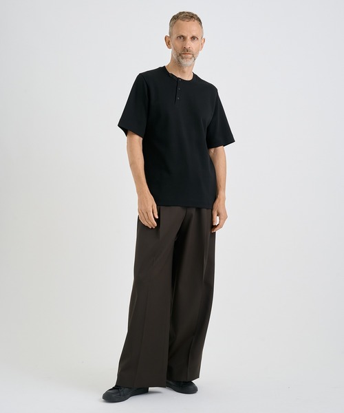 irenisa/イレニサ】別注LEATHER TAB CREW NECK T-SHIRT（Tシャツ