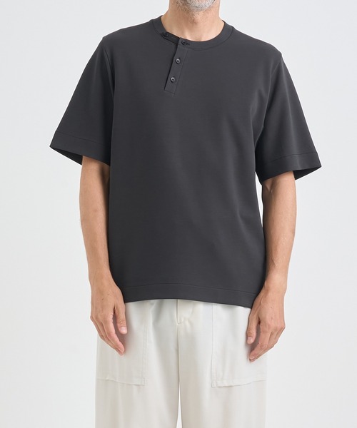 irenisa/イレニサ】別注LEATHER TAB CREW NECK T-SHIRT（Tシャツ