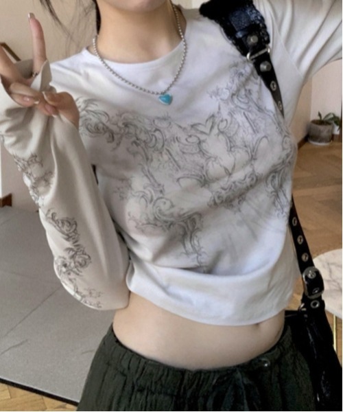 MASHIRO(マシロ)の「【MASHIRO】Y2Kデザインプリント長袖カットソー Y2K(MA/EK110)(Tシャツ/カットソー・レディース・ライトグレー・M/S)」の5枚目の写真