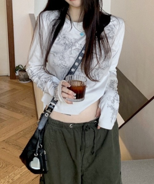 MASHIRO(マシロ)の「【MASHIRO】Y2Kデザインプリント長袖カットソー Y2K(MA/EK110)(Tシャツ/カットソー・レディース・ライトグレー・M/S)」の22枚目の写真