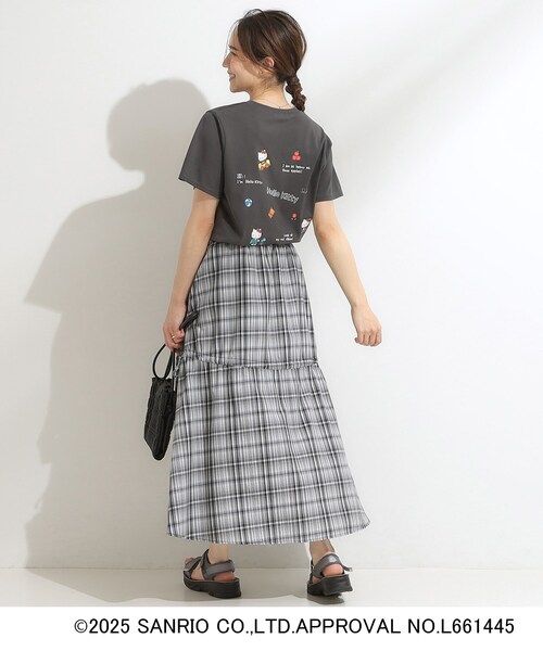 sanrio（サンリオ）の「【HELLO KITTYコラボ】【SHOO ICE／汗染み軽減／UVカット】コンパクトTシャツ（Tシャツ/カットソー・レディース・レッド系4/チャコール/ホワイト系2/ホワイト系1・04/03/02/01）」の22枚目の写真