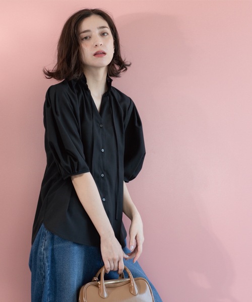 OPAQUE.CLIP（オペークドットクリップ）の「シアーフリルネックブラウス【洗濯機洗い可】（シャツ/ブラウス・レディース・ブラック/ライトブルー/ライトグレー/ブラウン系その他/レッド系・38/40/42）」の19枚目の写真