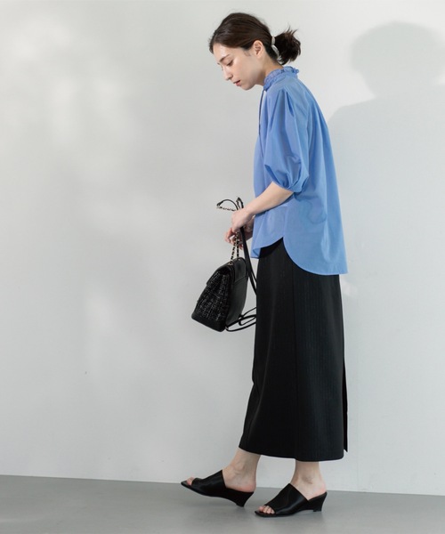 OPAQUE.CLIP（オペークドットクリップ）の「シアーフリルネックブラウス【洗濯機洗い可】（シャツ/ブラウス・レディース・ブラック/ライトブルー/ライトグレー/ブラウン系その他/レッド系・38/40/42）」の6枚目の写真