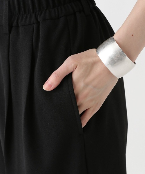 Elura(エルーラ)の「サマ見えリラクシーゆるテーパードパンツ / 578319(スラックス・レディース・ブラック/ダークブラウン/チャコールグレー・LARGE/MEDIUM)」の20枚目の写真